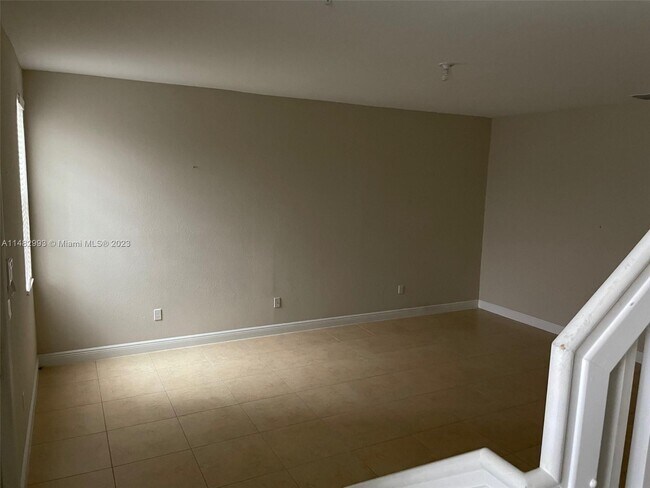 Building Photo - 2929 SW 119th Way