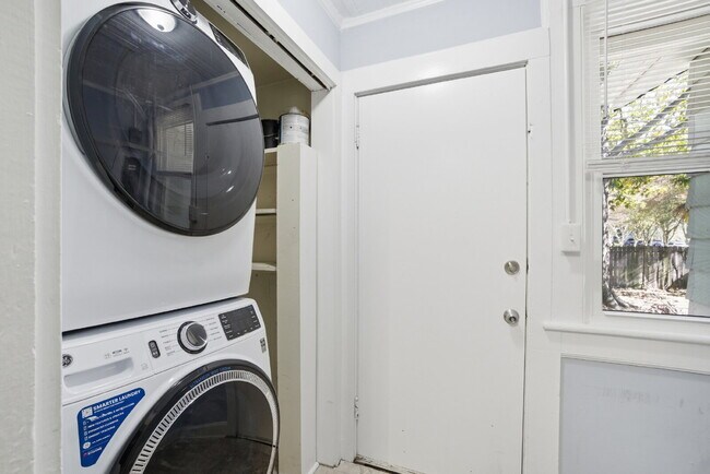 Building Photo - 4BR / 2BA House Near ODU