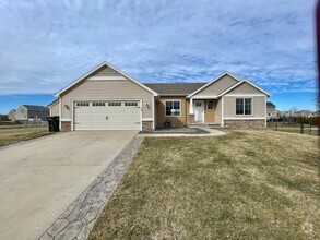 Building Photo - Three Bedroom Home in Caledonia