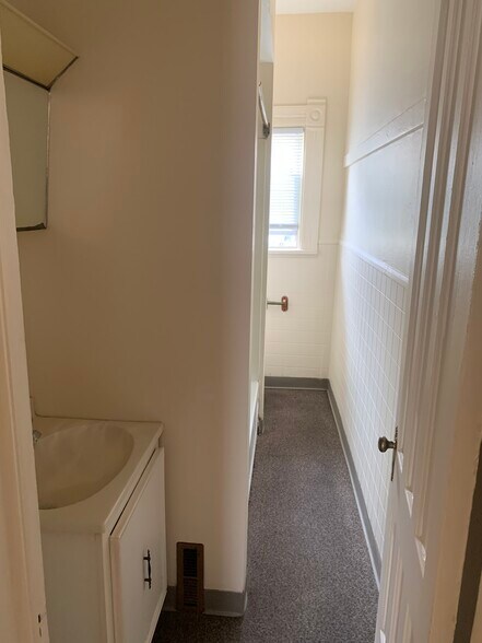 Bathroom - 826 Park St