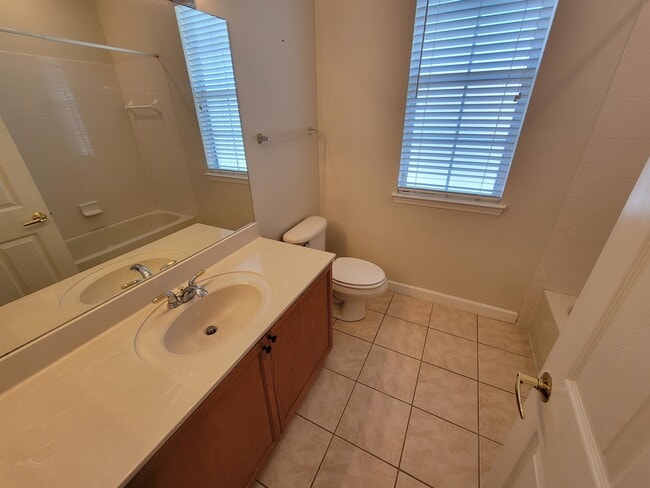 Building Photo - 4061 Shady View Ln