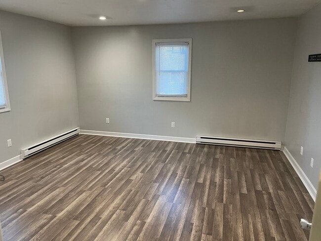 Building Photo - 14 Hartford Ave E