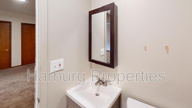 Building Photo - 1717 Baseline Rd