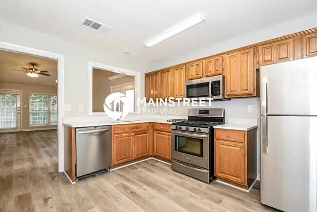 Building Photo - 3 Bedroom Pet-Friendly Home in Glenn Heights, TX with Main Street Renewal