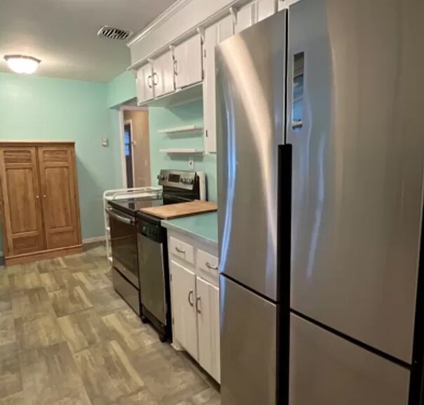 Building Photo - 2927 Hillhurst Dr