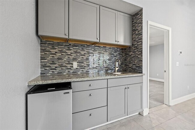 Building Photo - 487 Pinellas Bayway S