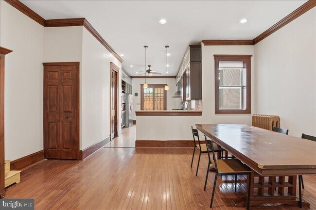 Building Photo - 3009 11th St NW