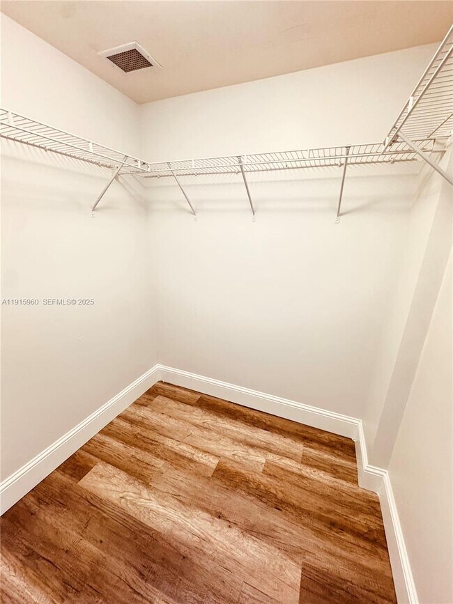 Building Photo - 19501 W Country Club Dr