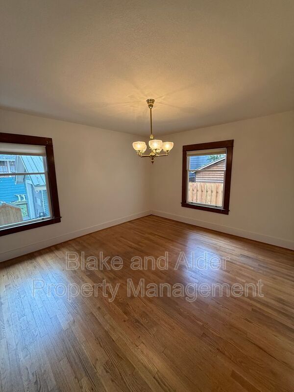 Building Photo - 7824 SE 11th Ave