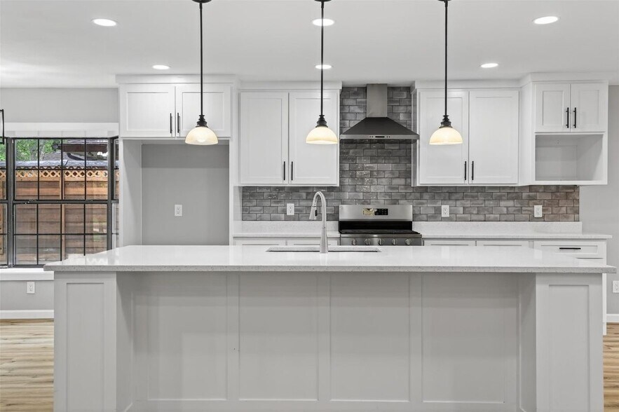 Building Photo - 3204 Greenbriar Ln
