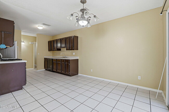 Building Photo - 12528 Martin Bauman Dr