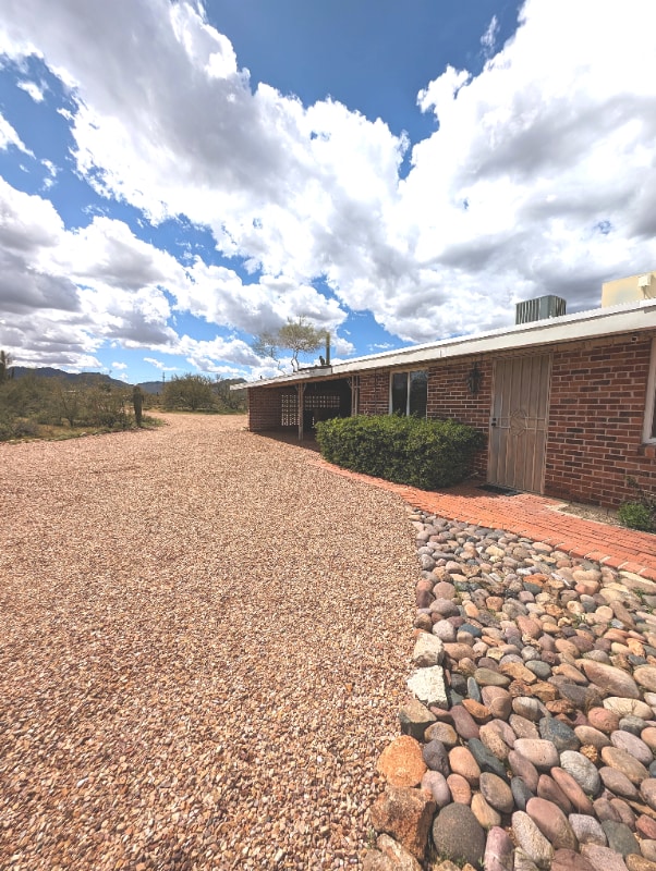 Building Photo - 4140 W Camino Pintoresco