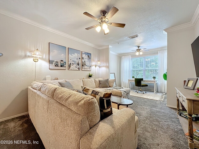 Building Photo - 13810 Sutton Park Dr N