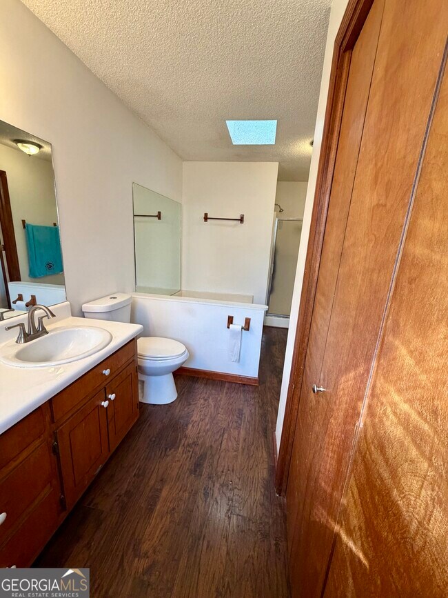 Building Photo - 6206 Westridge Trce