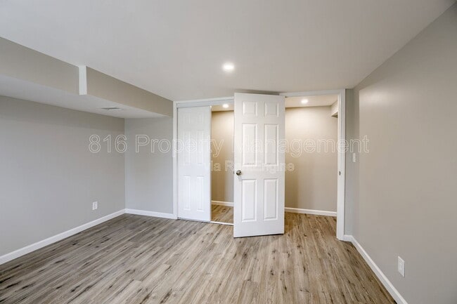 Building Photo - 1103 E Sea Ave