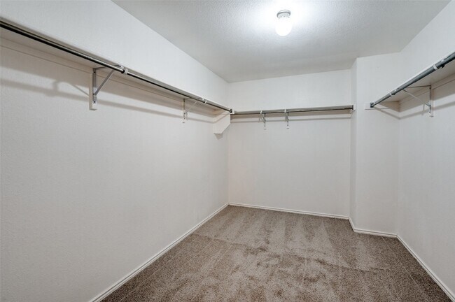 Building Photo - 5904 Mariposa Dr