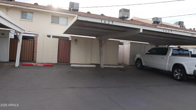 Building Photo - 1627 W Hazelwood St