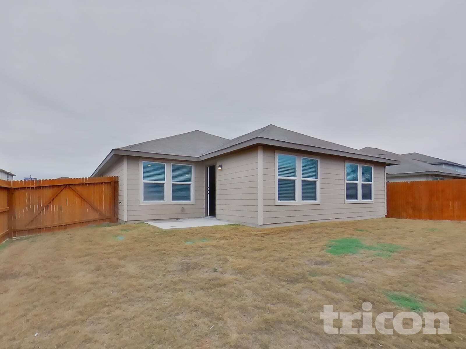 Building Photo - 13602 Paxton Blvd