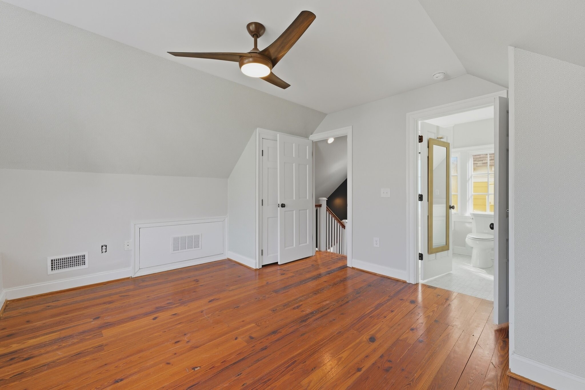 Building Photo - 9 Bogard St