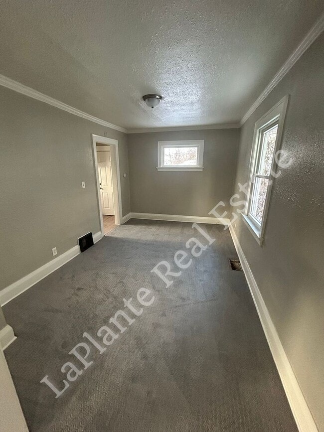 Building Photo - 1656 Macomber St