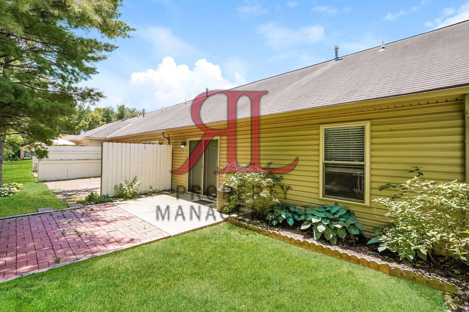 Building Photo - 1241 Rivercrest Dr S