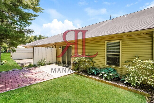 Building Photo - 1241 Rivercrest Dr S