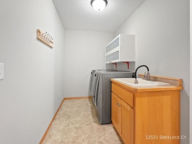 Building Photo - 12521 Greylock Ct