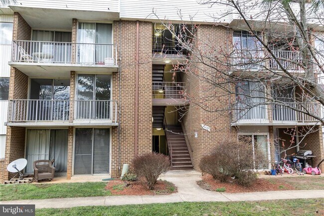 Building Photo - 10239 Prince Pl