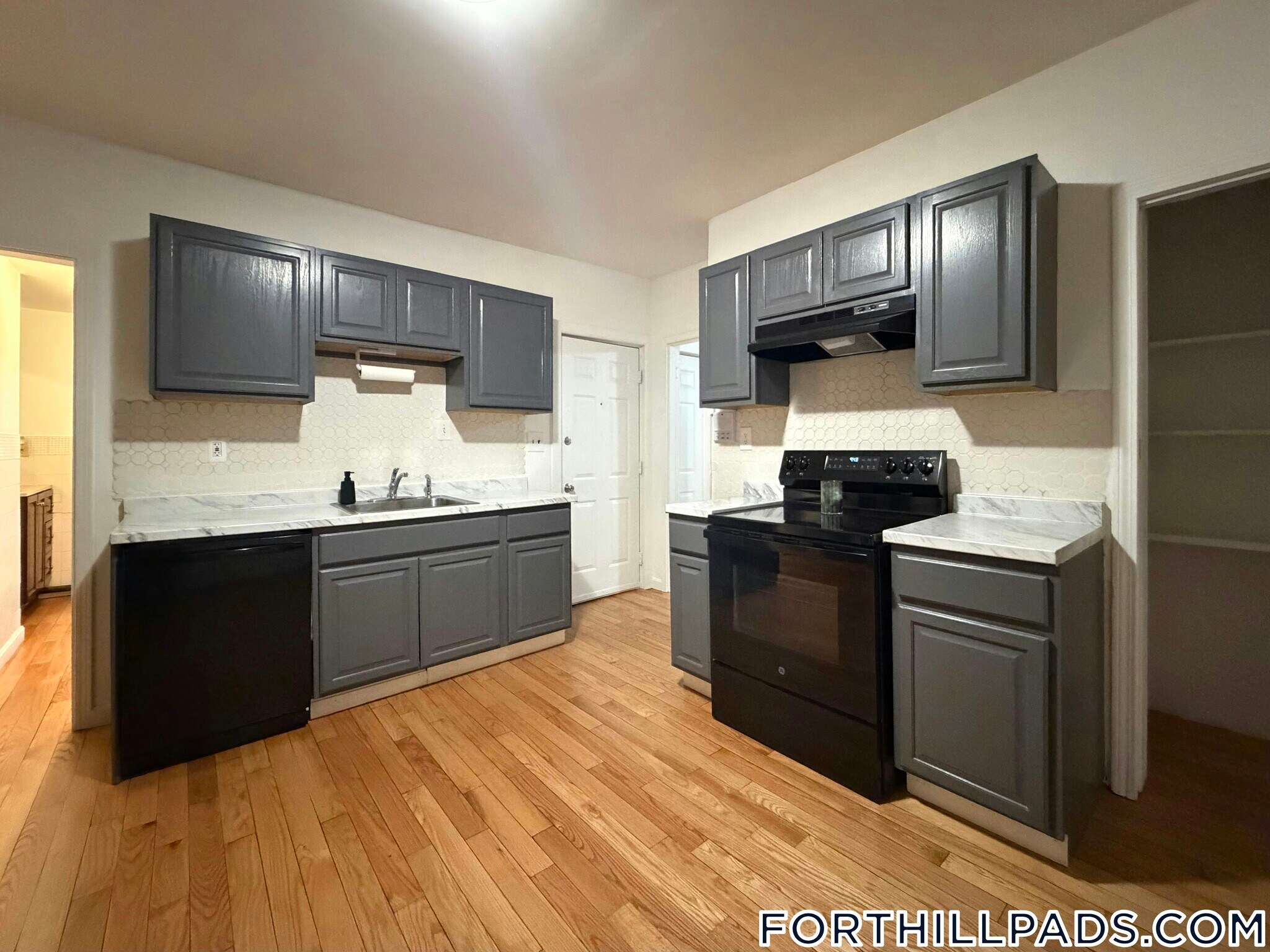 Building Photo - 155 Centre St