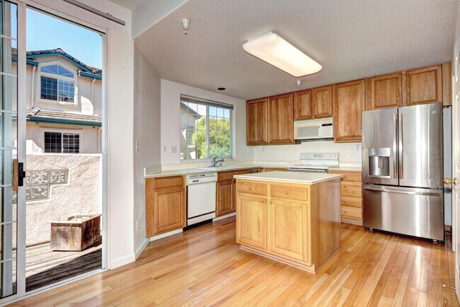 Building Photo - 4173 El Camino Real