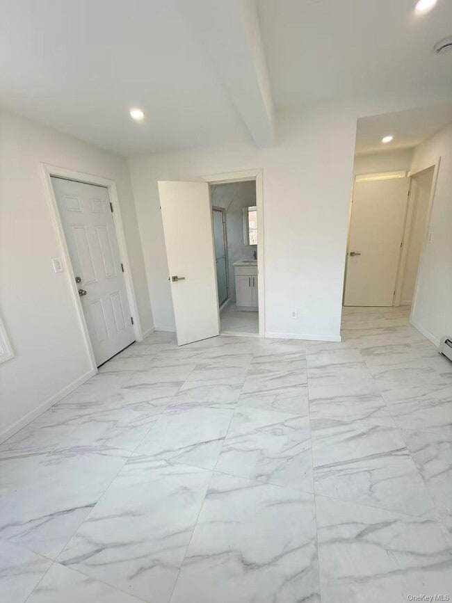 Building Photo - 41-46 Hampton St