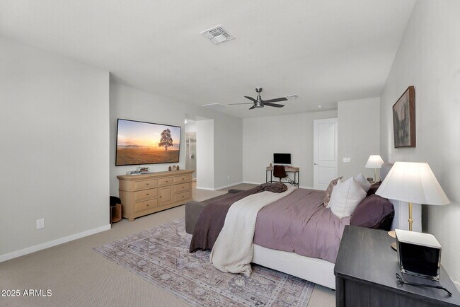 Building Photo - 9418 E Theia Dr
