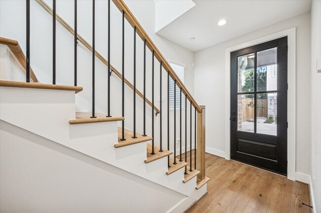 Building Photo - 520 Janisch Rd