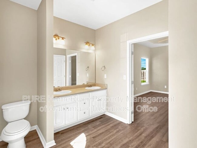 Building Photo - 9750 Moonlight Dr