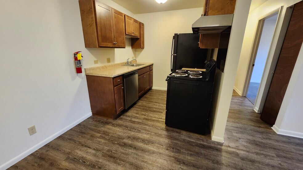 Building Photo - 170 N Hyer Ln