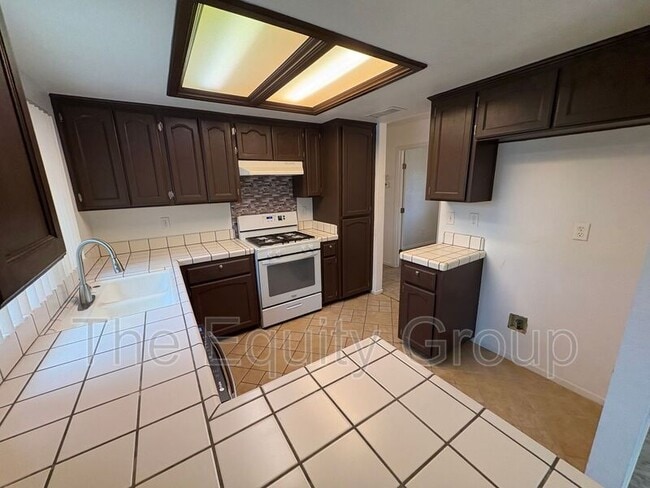 Building Photo - 1195 Santa Cruz Ave