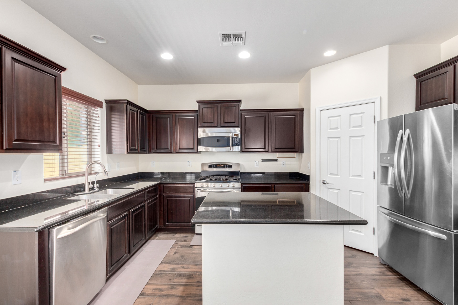 Building Photo - 16306 N 73rd Dr