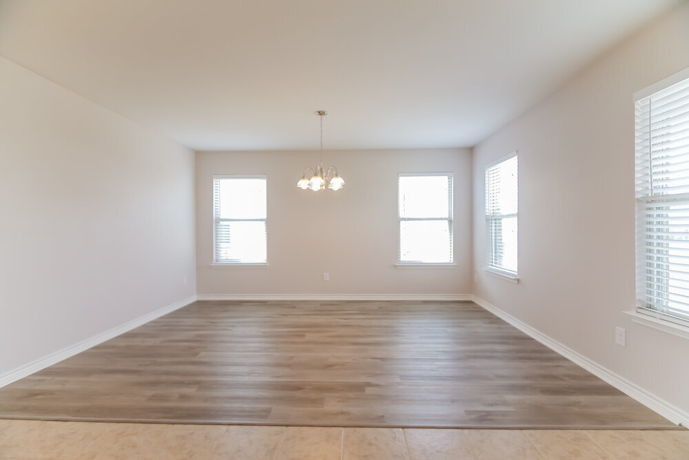 Building Photo - 1020 Callalily Dr