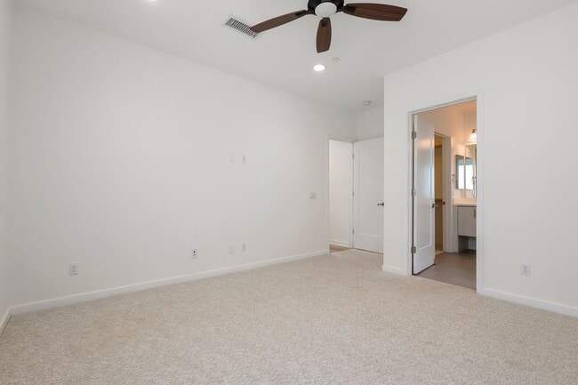 Building Photo - Detached Townhome - Private Roof Deck - With 360 Panoramic Views