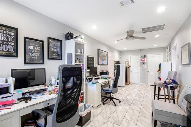 Building Photo - 5302 Treaschwig Rd