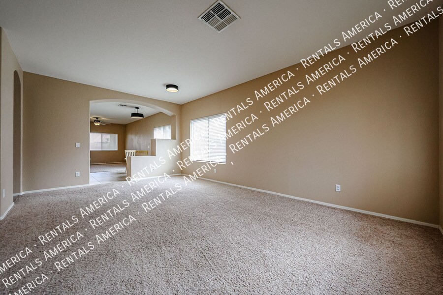Building Photo - 3752 E Woodside Way
