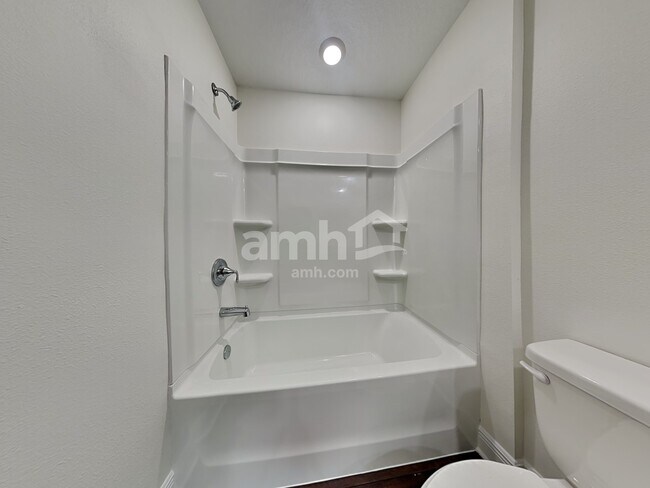 Building Photo - 27341 St Andrews Ave