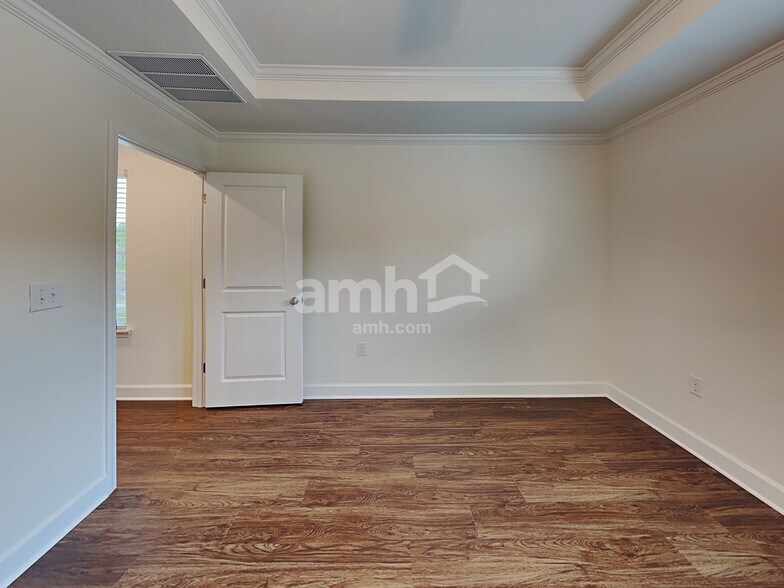 Building Photo - 5855 Hampton Creek Rd