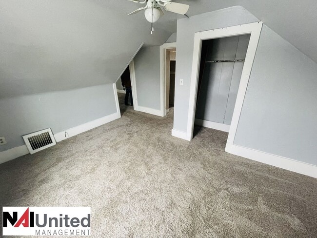 Building Photo - Three bedroom, one bathroom home for rent
