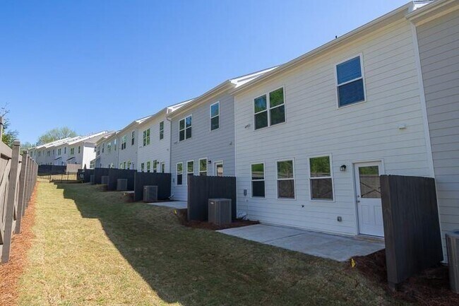 Building Photo - 3361 Verdi Ln