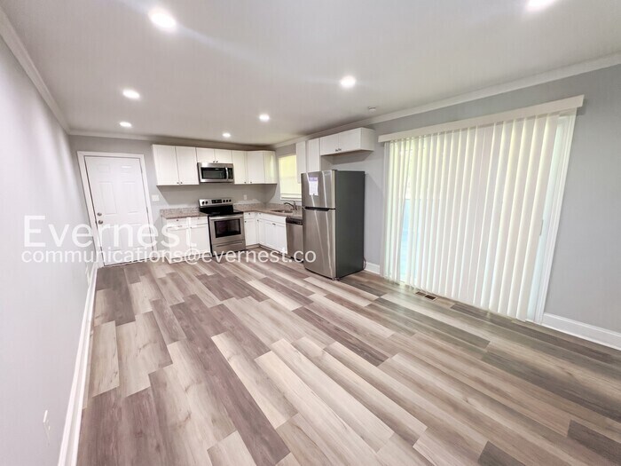 Building Photo - 742 Winter Ln