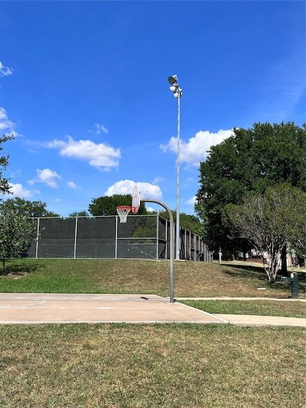 Building Photo - 18419 Rain Dance Trail