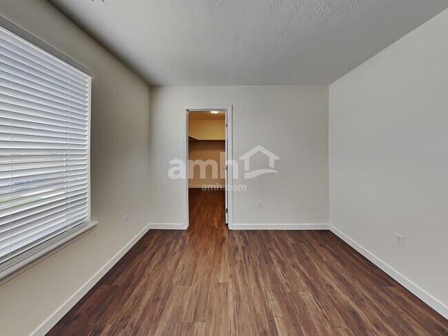 Building Photo - 9201 W Shelterwood Dr