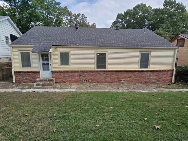Building Photo - 3117 N Cypress St