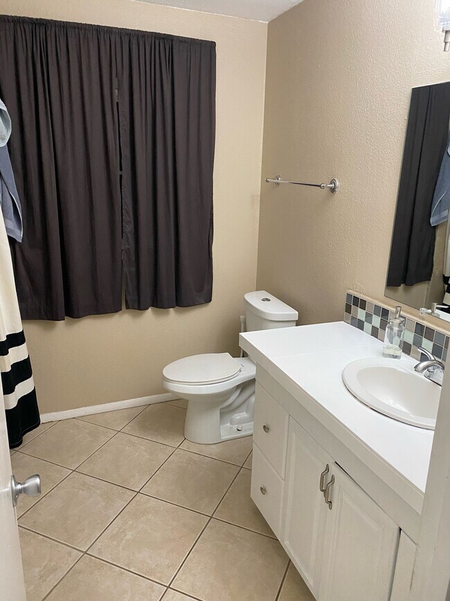 Building Photo - 3926 N 87th St